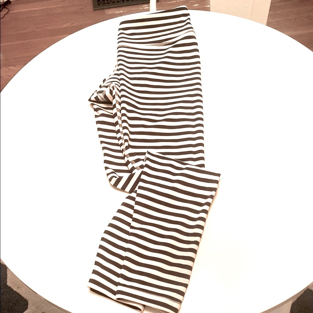 Women’s Reebok leggings 🏋️‍♀️ 🧘‍♀️